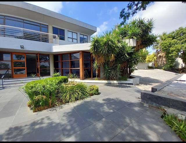 1,428M² OFFICE TO LET IN BRYANSTON